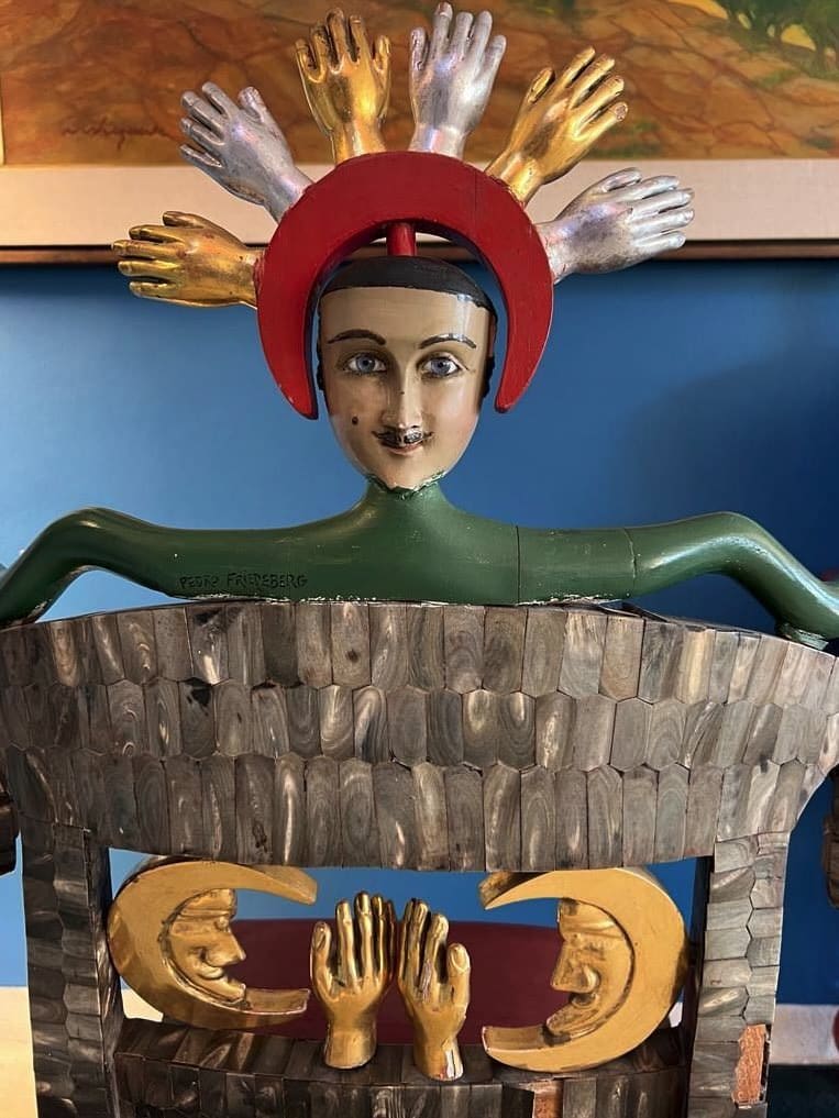 Silla, obra de Pedro Friedeberg (s.f.)